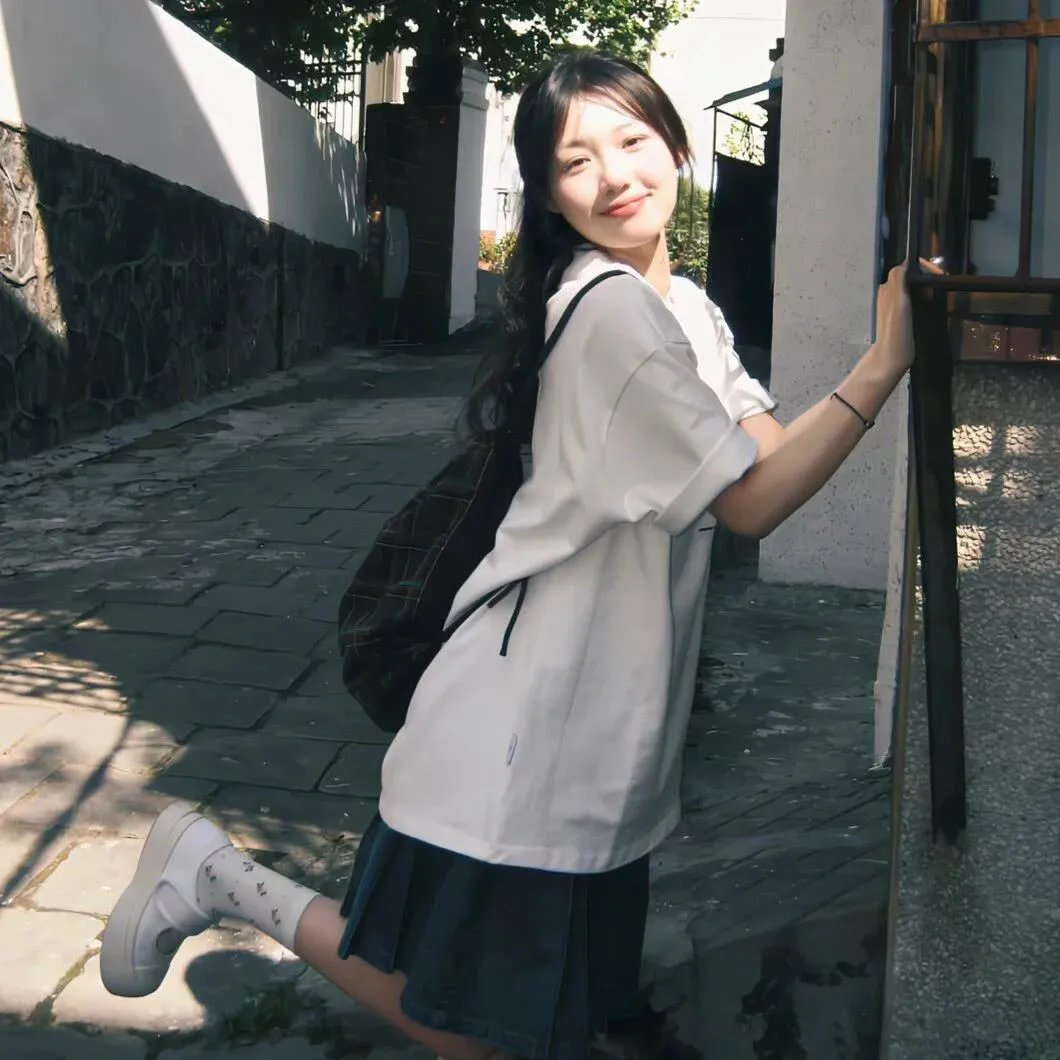 初创玩家海报